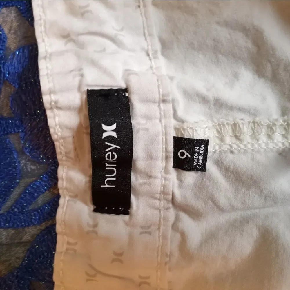 Hurley Women's Shorts Size9 (33-inch waist) 5-Pockets 100%Cotton White Used